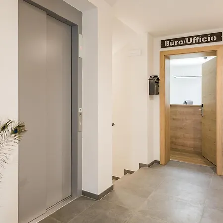 Kuenz Dolomites App 4 * San Candido